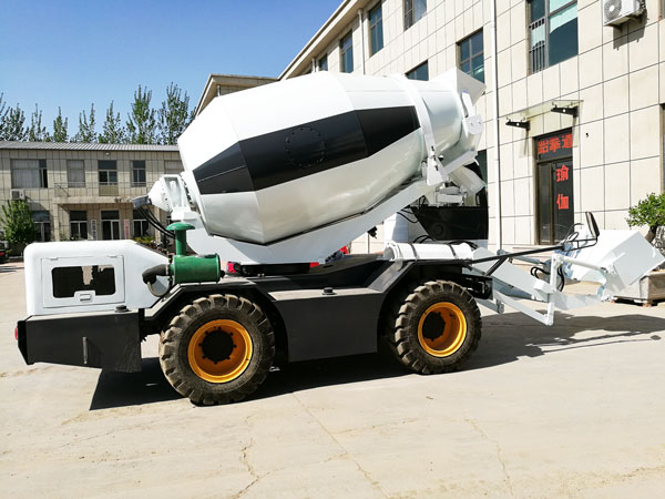 Self Loading Concrete Mixer